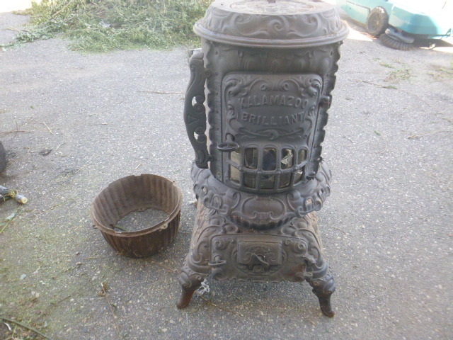 lot 3 image: Kalamazoo Brilliant WoodCoal Antique Cylinder Stove