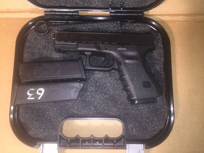 Glock 23 semi-auto pistol, .40