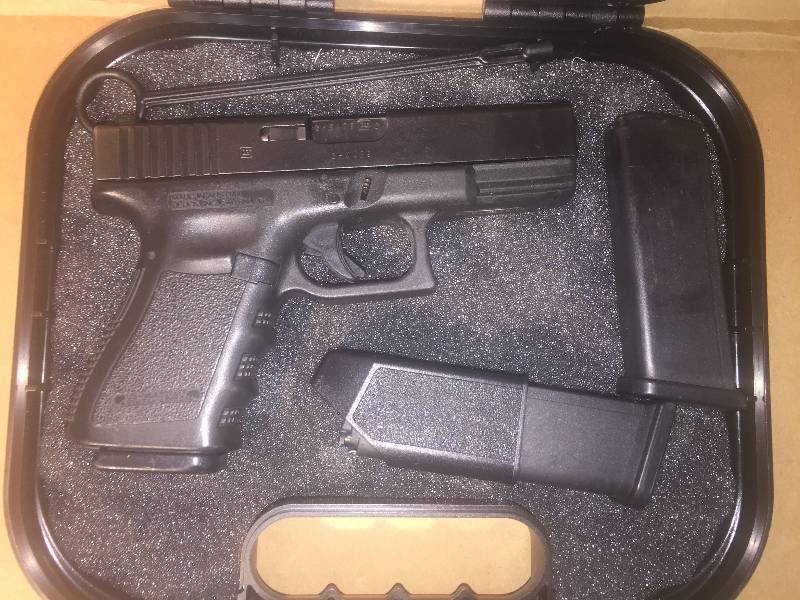 Glock 23 semi-auto pistol, .40