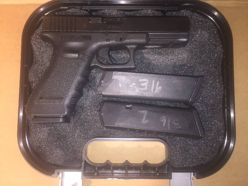 Glock G22 Semi-auto pistol, .40