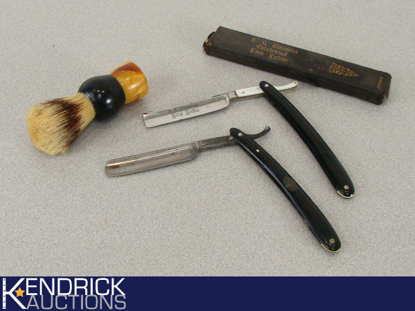 2 AntiqueVintage Straight Razors etc.