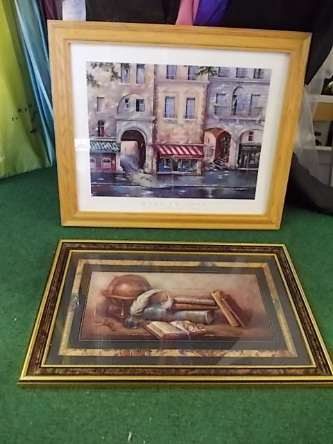 2 Pictures 23 x 19