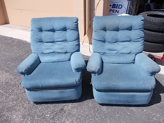2 Blue Recliners