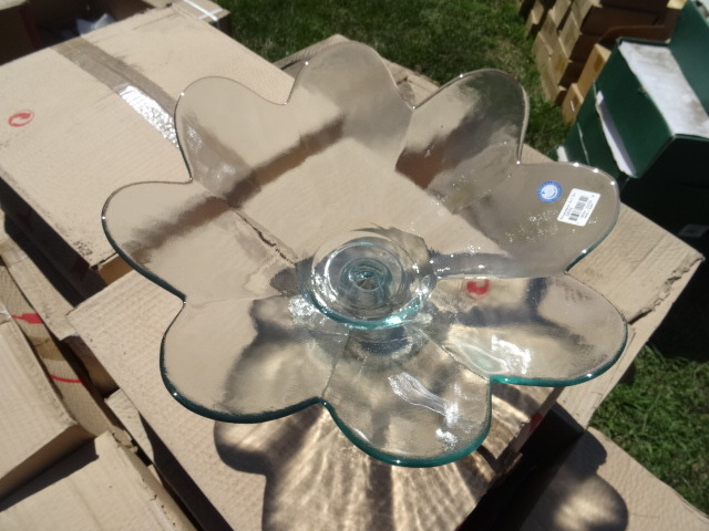Pedestal Bowls