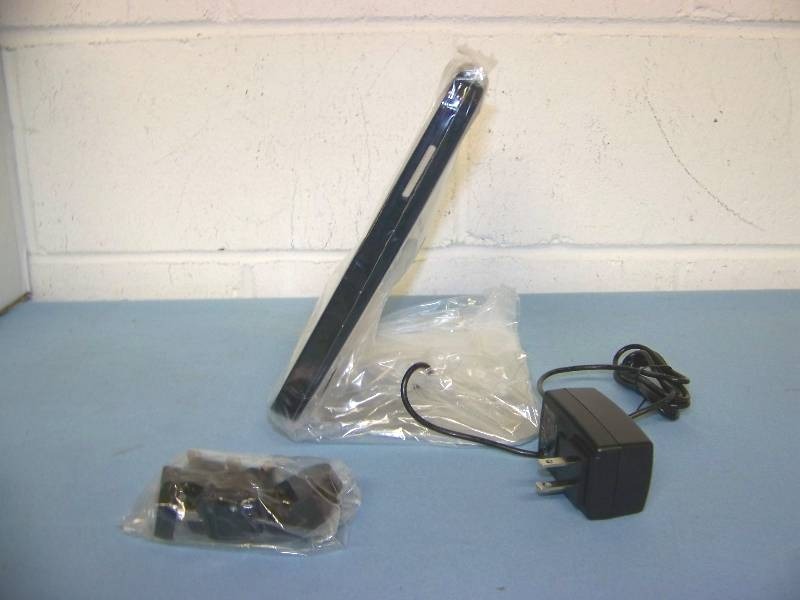 lot 31 image: Crestron, iPad  iPanel, Tabletop Docking Station - BRAND NEW in box