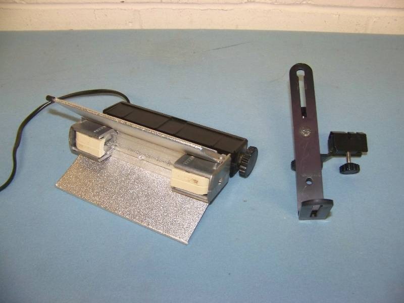 lot 32 image: Lowel, VIP System, Professional V-Light with Bulb and Clamp