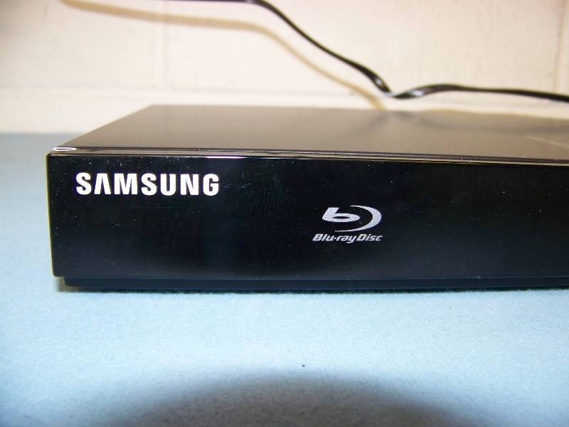 lot 27 image: Samsung, Blu-Ray Disc Player