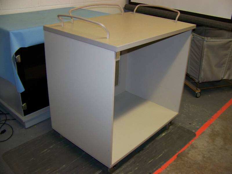 lot 80 image: Rolling, Media  Utility Cart on Wheels