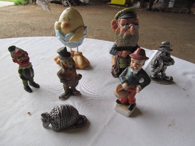 figurines