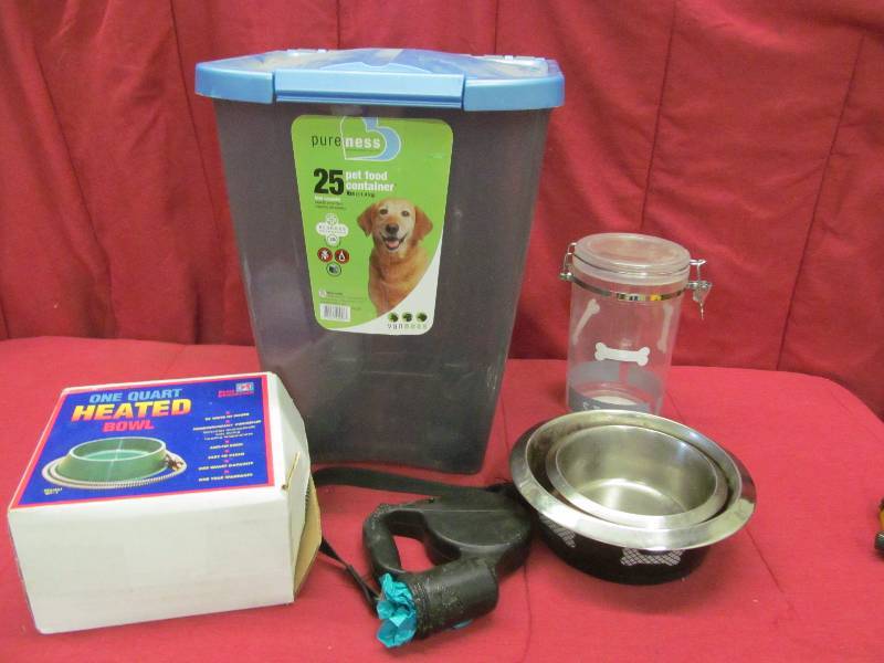 Pet supplies