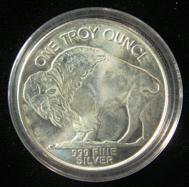lot 16 image: 1 TROY Oz. .999 FINE SILVER INDIAN BUFFLALO ROUND