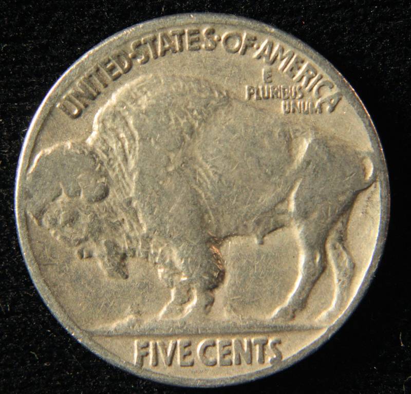 lot 62 image: 1937 BUFFALO NICKEL