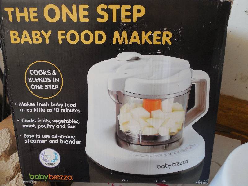 lot 11 image: Baby Brezza One Step Baby Food Maker, WhiteGrey