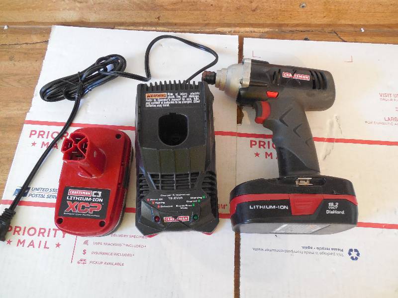 lot 21 image: Craftsman Impact Driver Drill