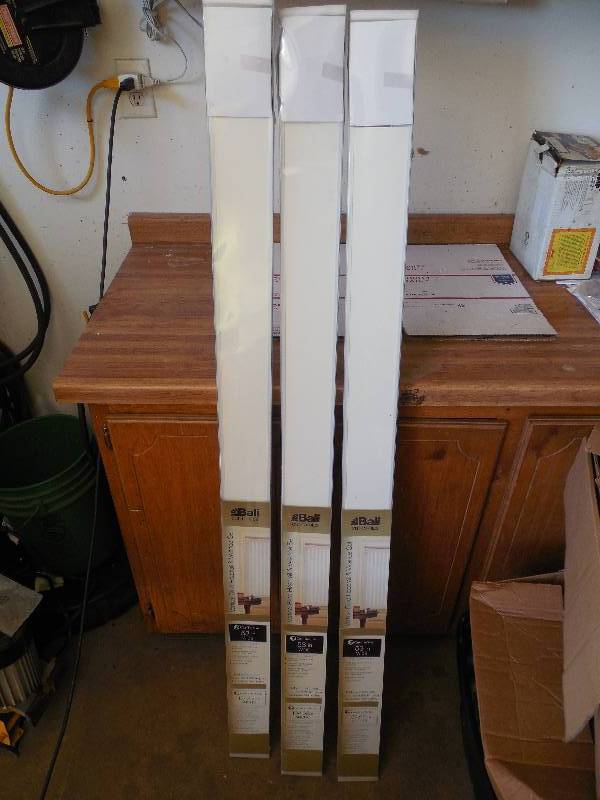 lot 47 image: 3 Vertical Blind Head Rail