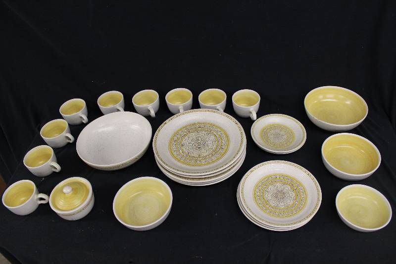 lot 6 image: Dishes