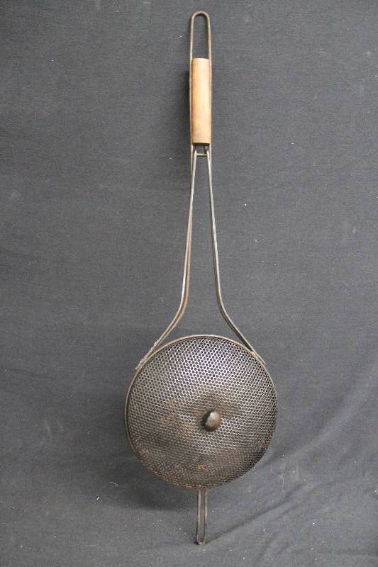 lot 38 image: Campfire Popcorn Popper