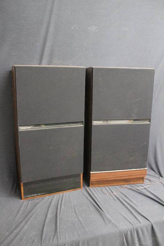 lot 56 image: Floor Speakers