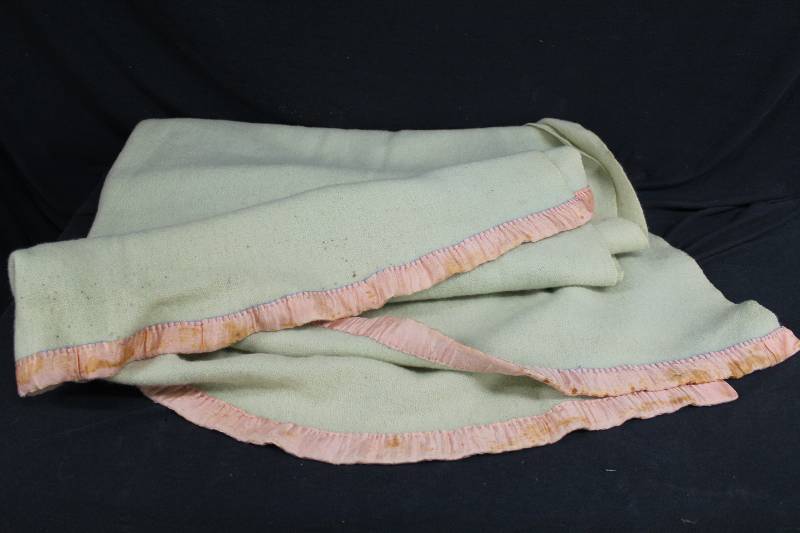 lot 68 image: Blanket