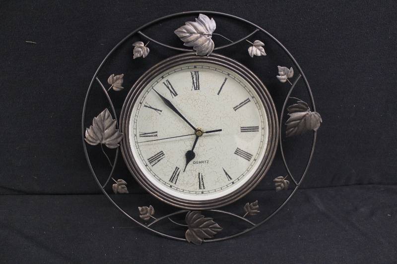 lot 78 image: Metal Clock