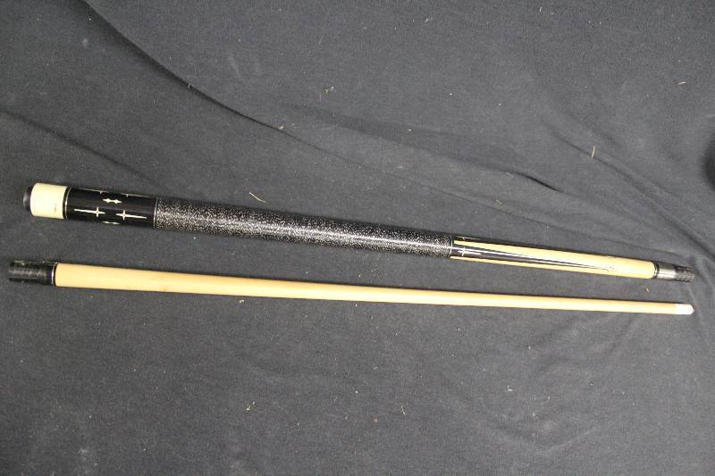 lot 92 image: Pool Stick