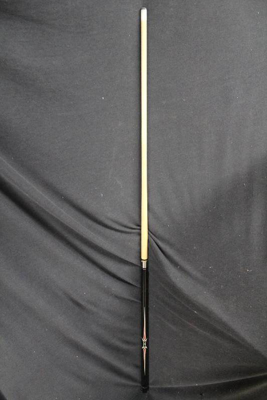lot 93 image: Pool Stick