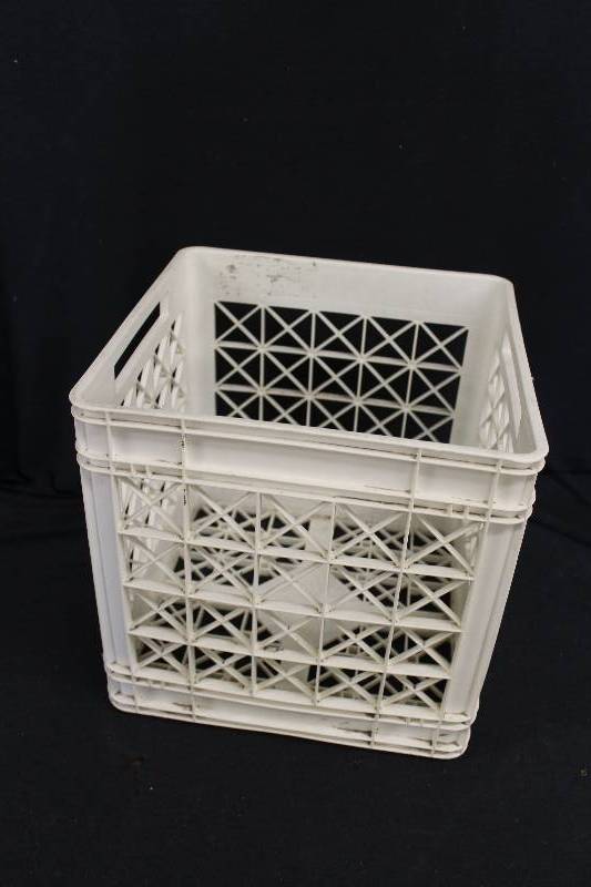 lot 94 image: Plastic Crate
