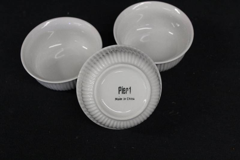 lot 111 image: Dessert Bowls