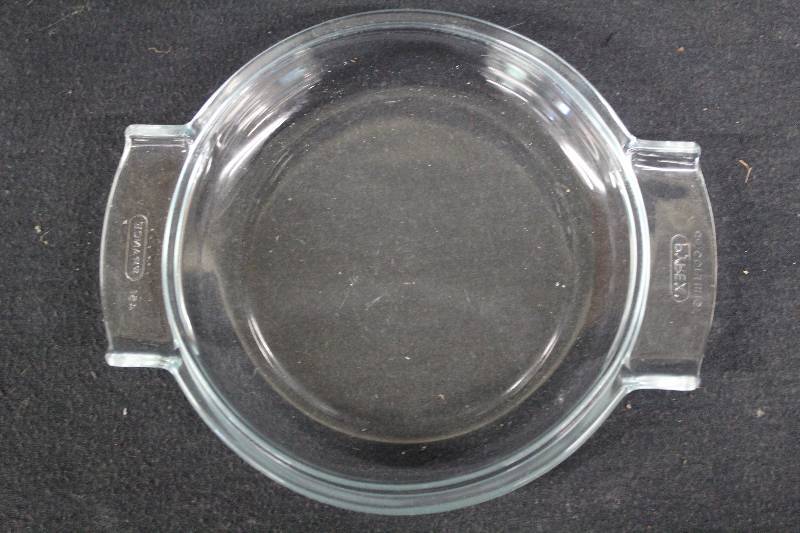 lot 116 image: Pyrex Replacement Lid