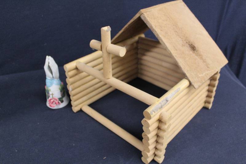 lot 164 image: Nativity Scene Building and Prayer Dinner Bell