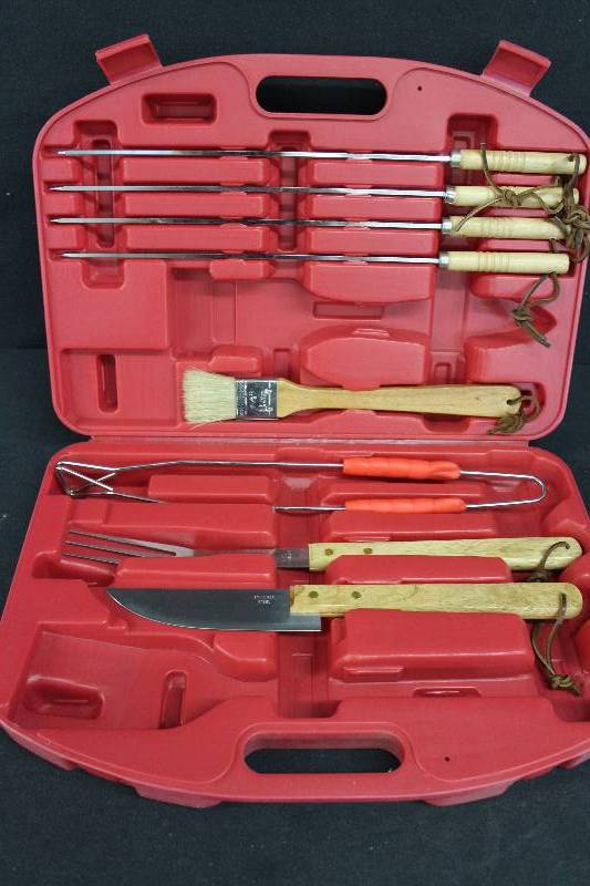 lot 172 image: Grilling Set