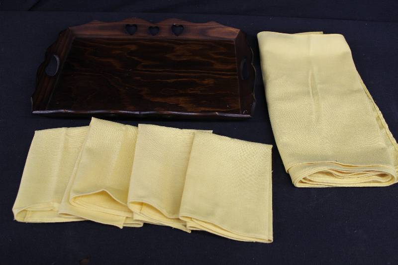 lot 173 image: Serving Tray