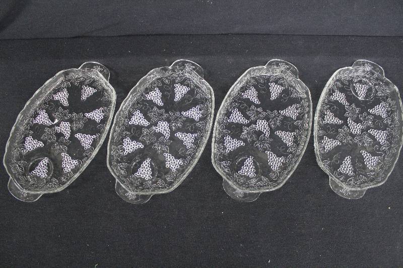 lot 181 image: Glass Trays