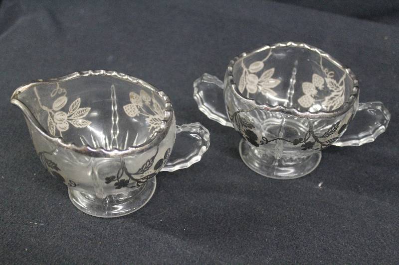 lot 185 image: Creamer & Sugar Dish