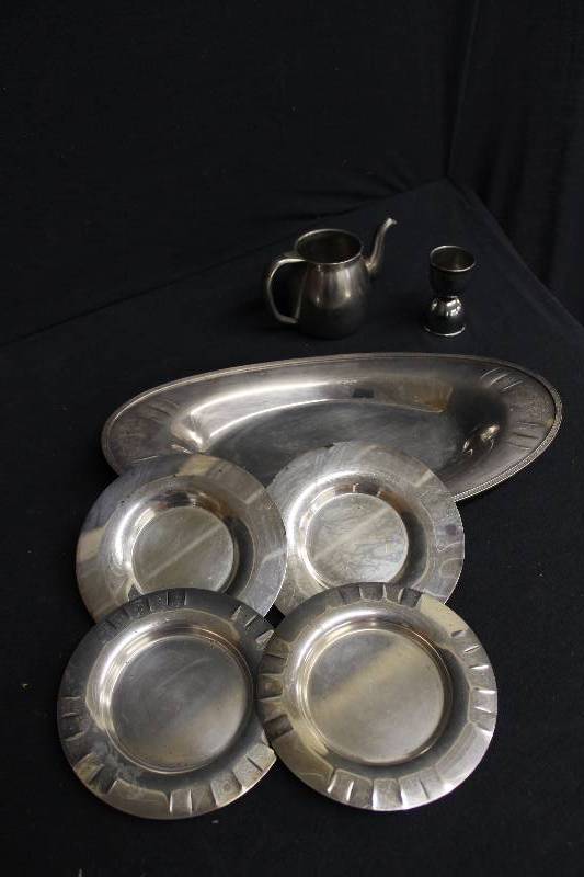 lot 198 image: Silver Platters