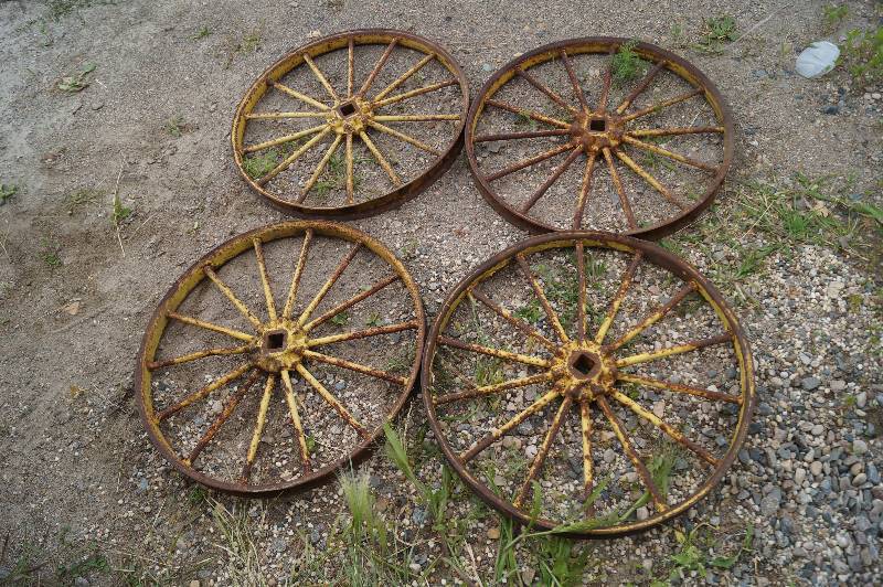 lot 3 image: Steel wheels
