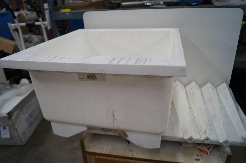 lot 30 image: Sink
