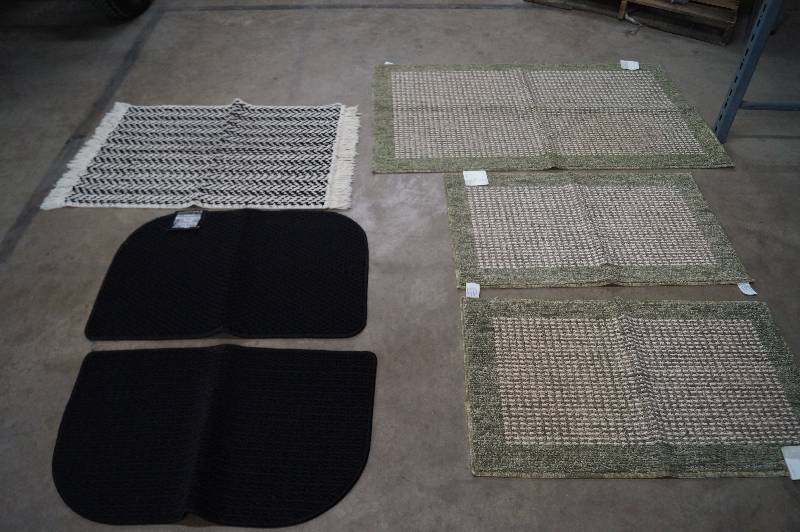 lot 34 image: Rugs