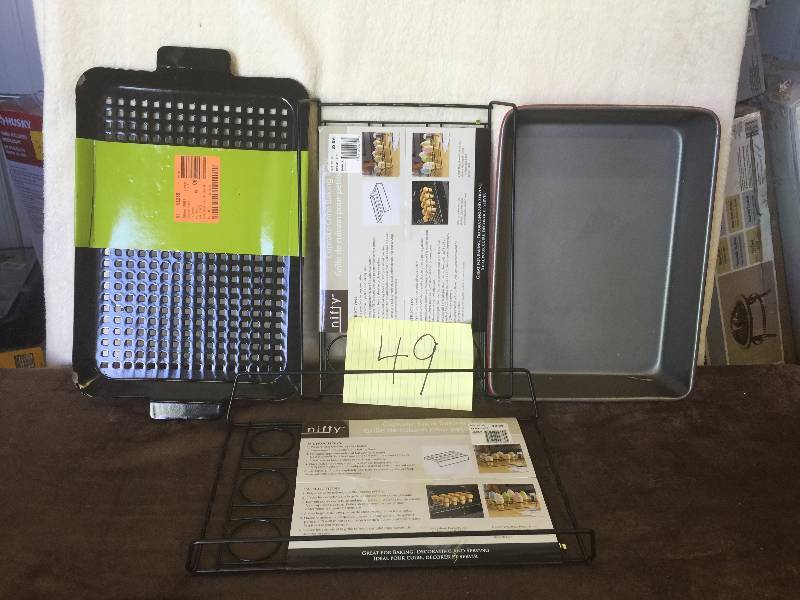 Lot of Kitchen Baking Items