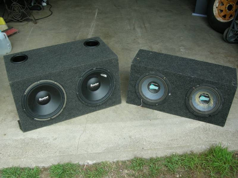 lot 9 image: 2 speaker cabinets
