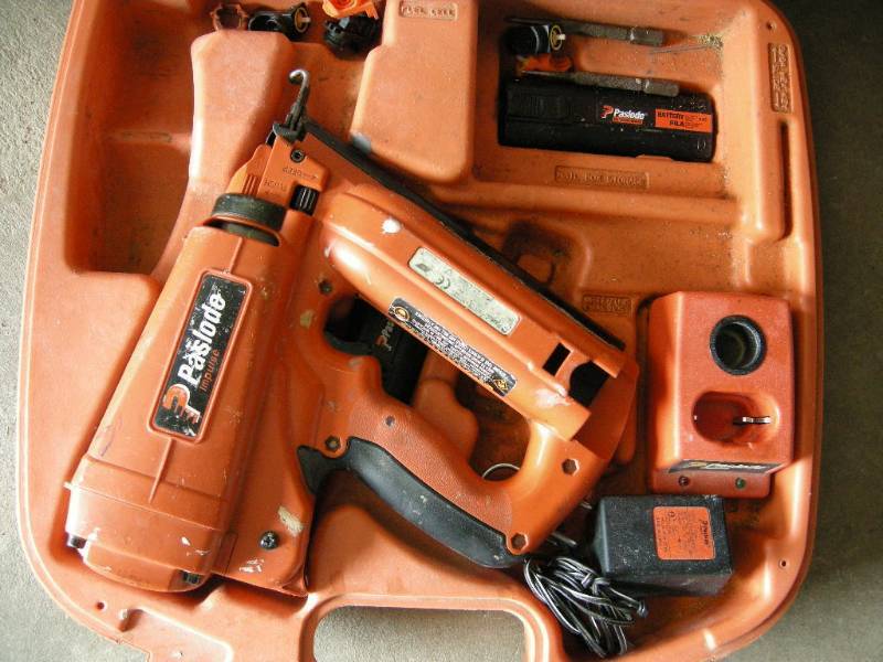 lot 13 image: Paslode impulse finish nailer