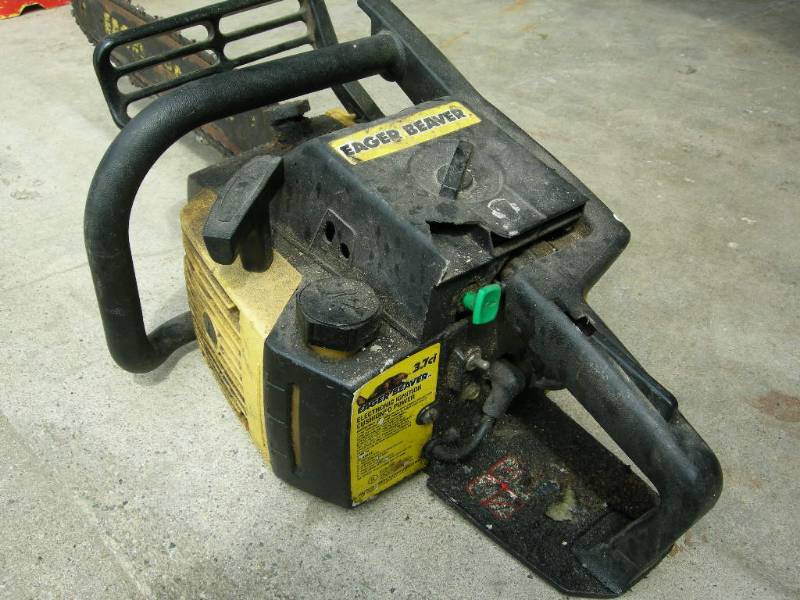 lot 14 image: Eager Beaver chainsaw