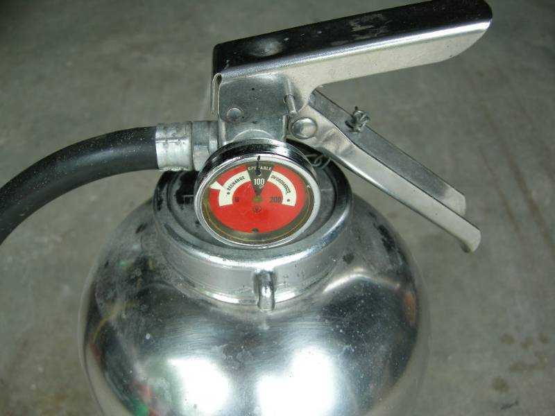 lot 31 image: Foremost fire extinguisher