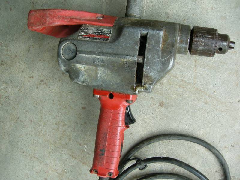 lot 33 image: Milwaukee 12 drill