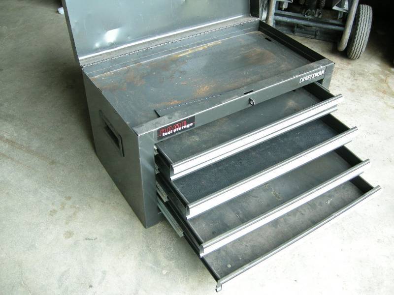 lot 39 image: Craftsman tool box