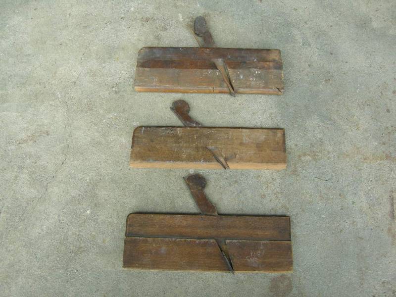lot 41 image: Antiqueprimitive hand planes