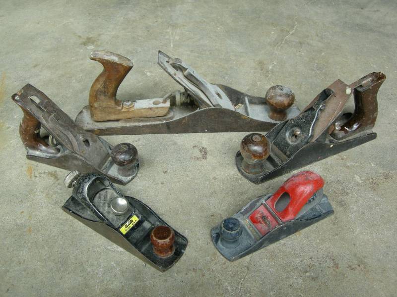 lot 43 image: Vintage hand planes