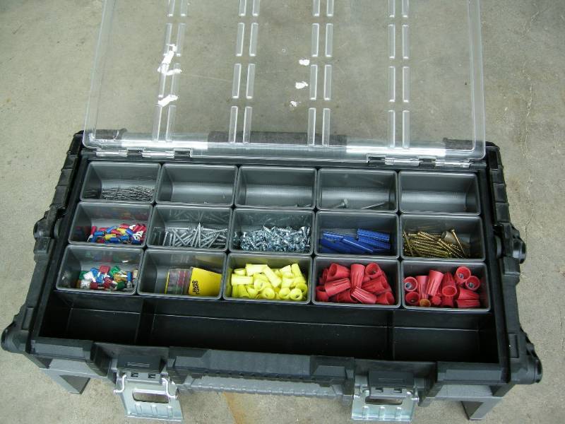 lot 55 image: Husky portable organizer