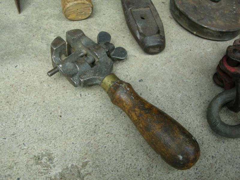 lot 60 image: Group antique tools