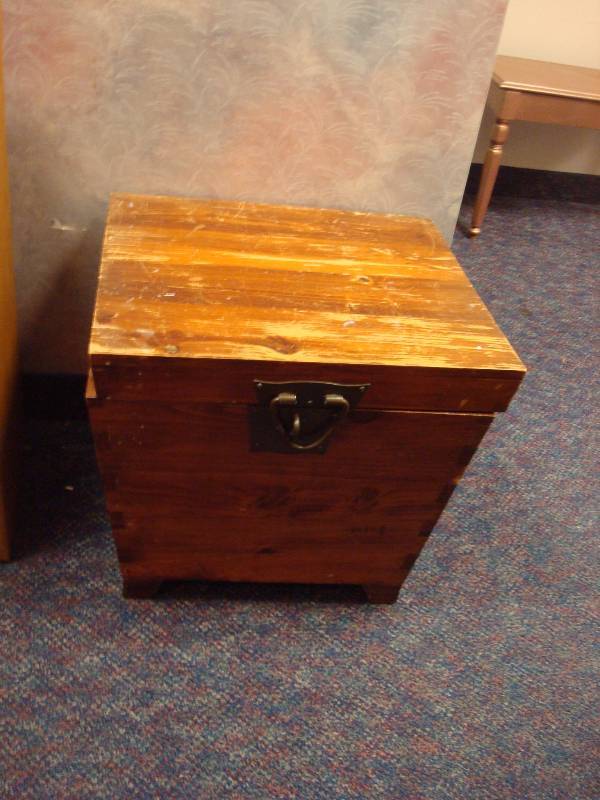lot 18 image: Smaller Solid Wood Chest, Some Marks, Lots Of Wear